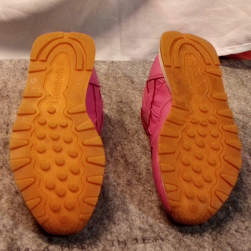 - Pink leather Reebok classic sneakers - Picture 4 of 6
